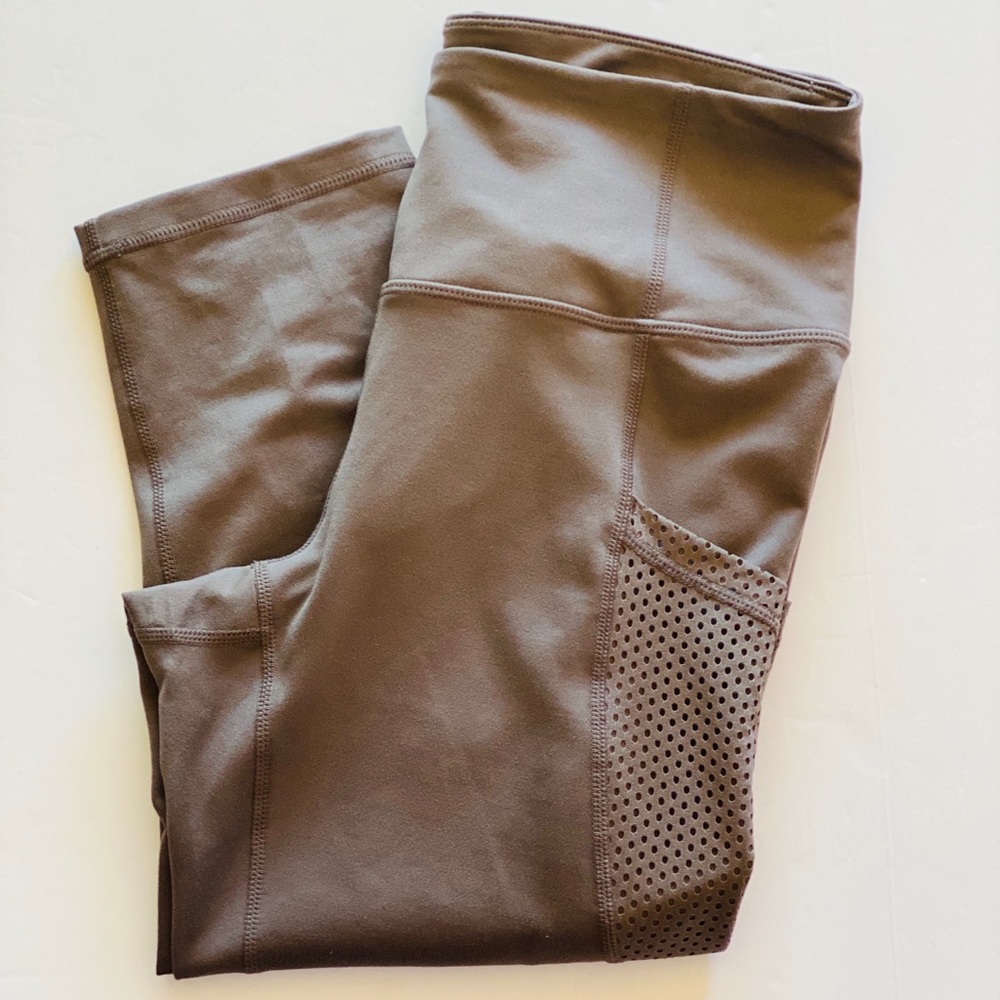 Zella crops medium taupe VEUC pockets